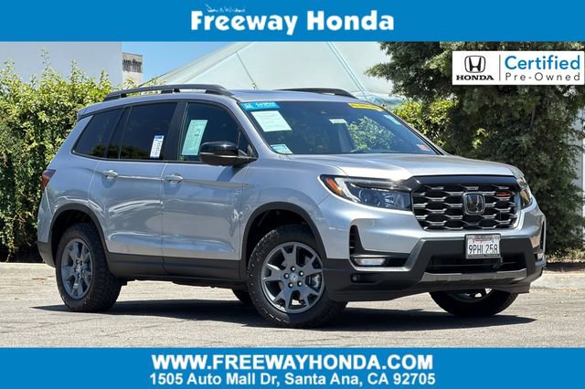 Certified 2025 Honda Passport TrailSport image 1