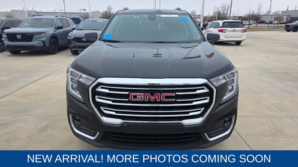 Used 2024 GMC Terrain SLT image 8