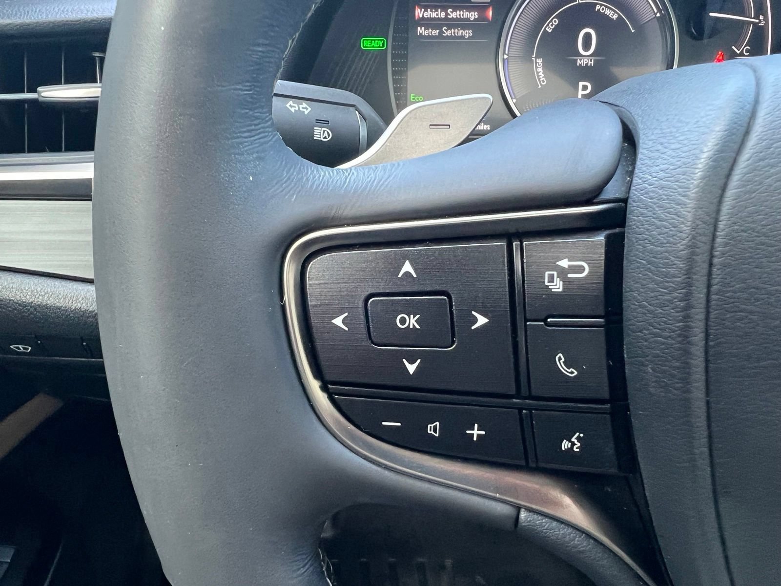 Used 2019 Lexus ES 300h Ultra Luxury w/ Accessory Package 2 FWD image 42