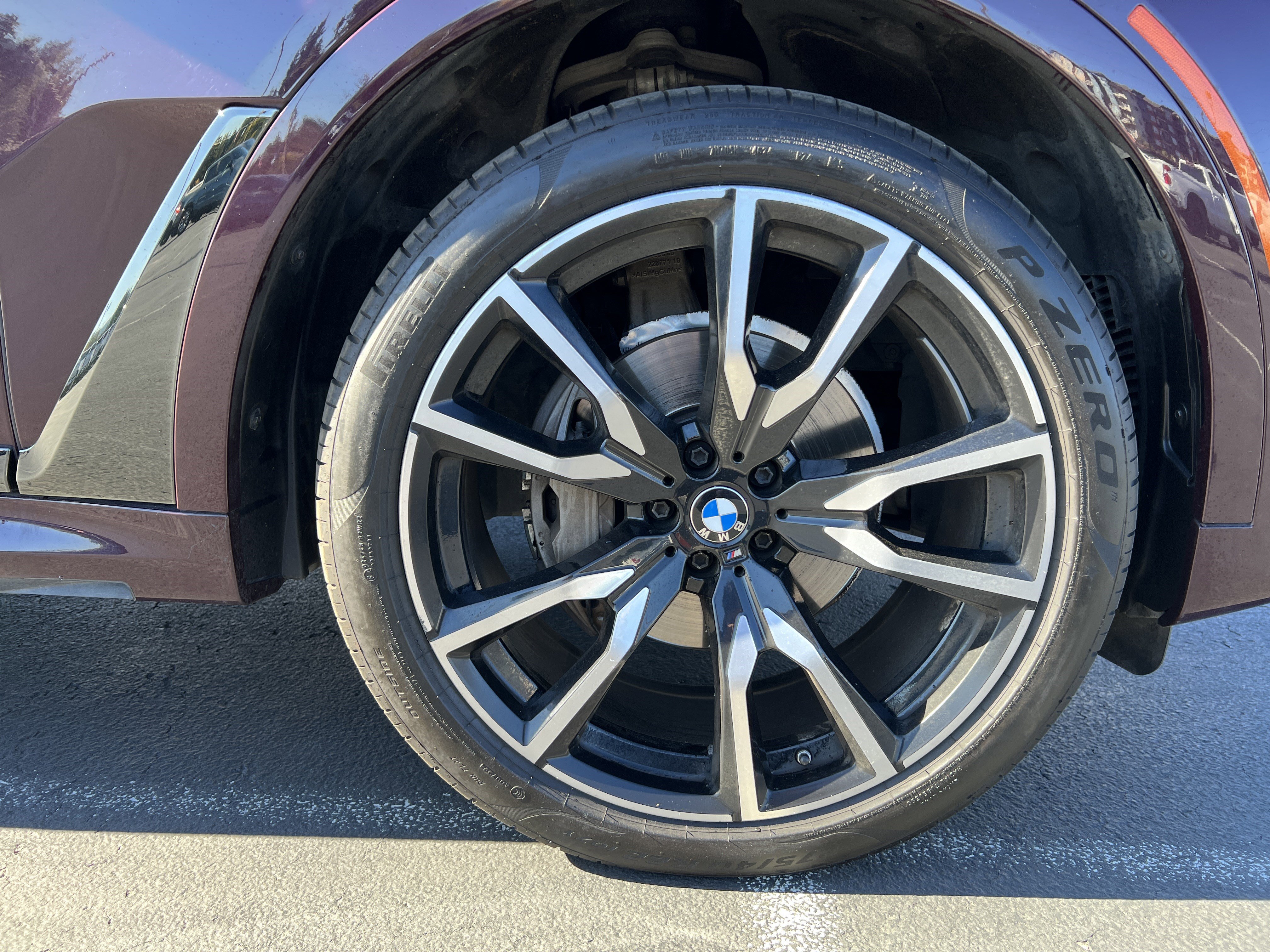 Used 2021 BMW X7 xDrive40i w/ M Sport Package image 11