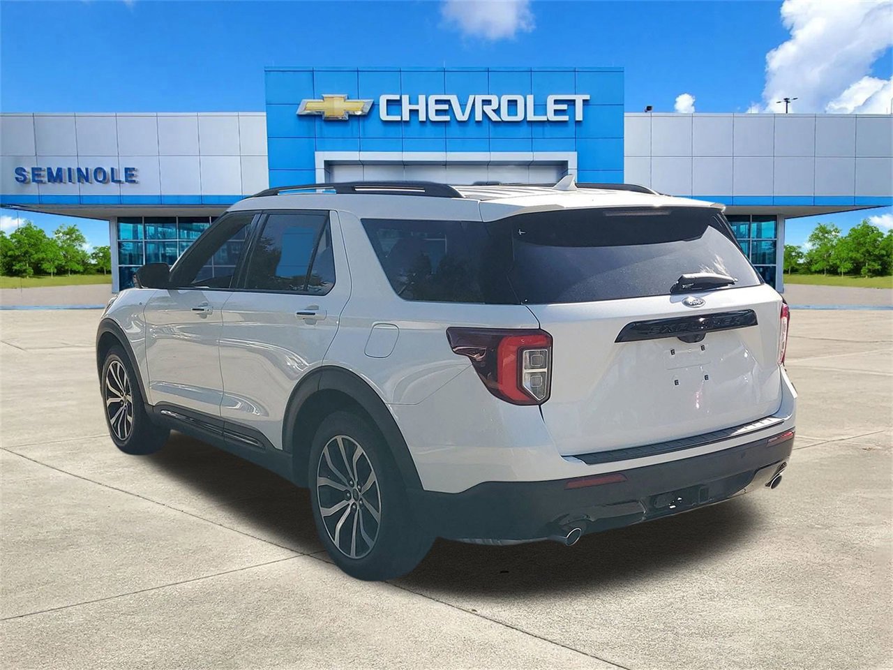 Used 2023 Ford Explorer ST-Line w/ Class IV Trailer Tow Package image 3