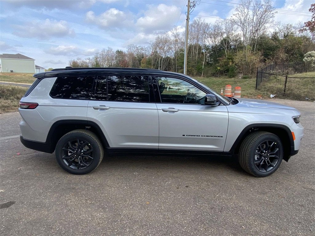 New 2025 Jeep Grand Cherokee L Limited image 7