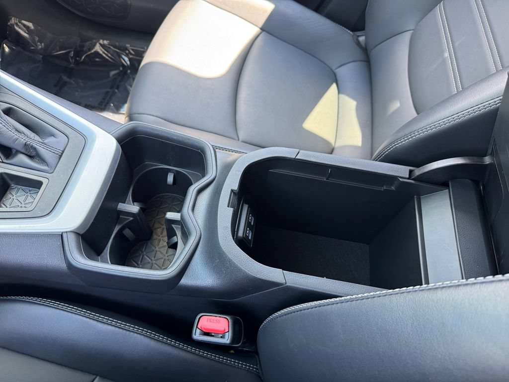 Certified 2022 Toyota RAV4 XLE Premium AWD/4WD image 28