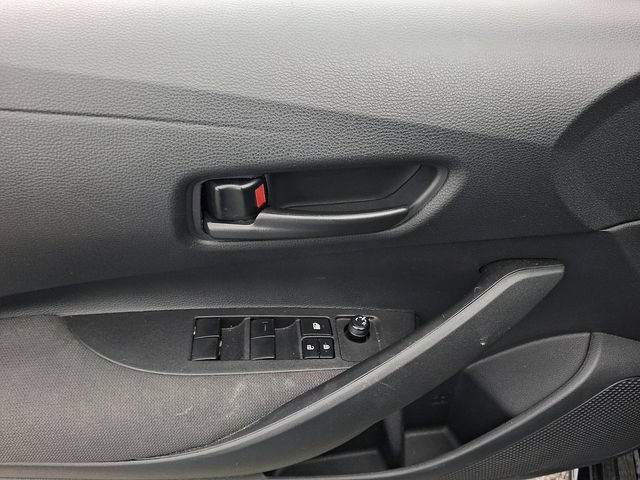 Used 2025 Toyota Corolla LE FWD image 12