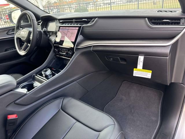 New 2025 Jeep Grand Cherokee L Limited w/ Luxury Tech Group II RWD image 28