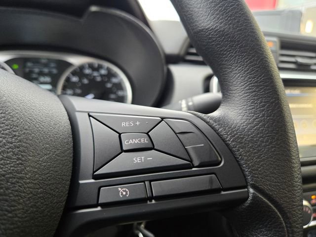 Used 2025 Nissan Versa S w/ Trunk Package image 27