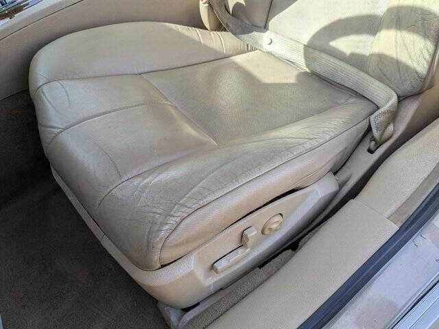 Used 2011 Cadillac STS image 17