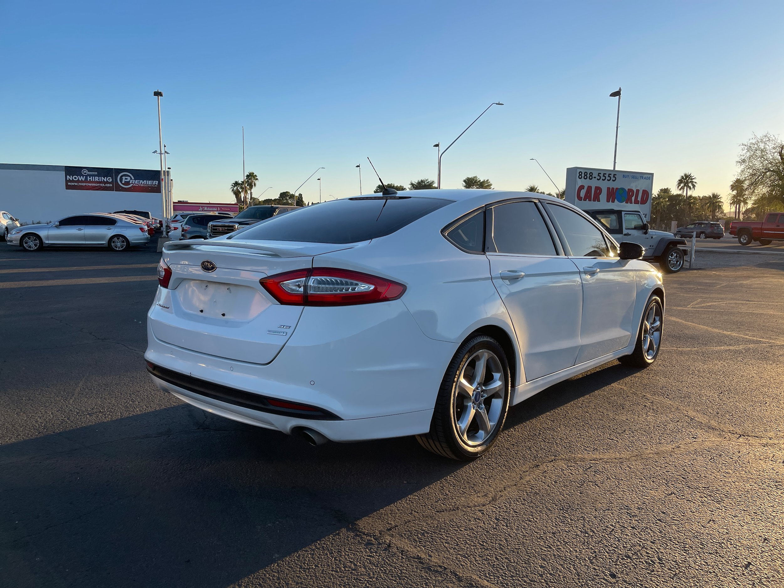 Used 2013 Ford Fusion SE FWD image 5