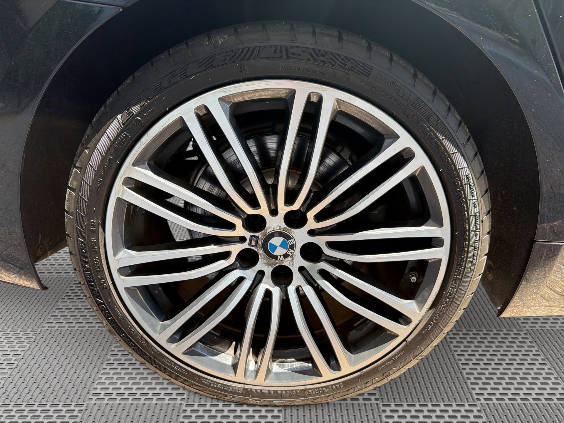 Used 2018 BMW 530i xDrive w/ M Sport Package AWD/4WD image 30