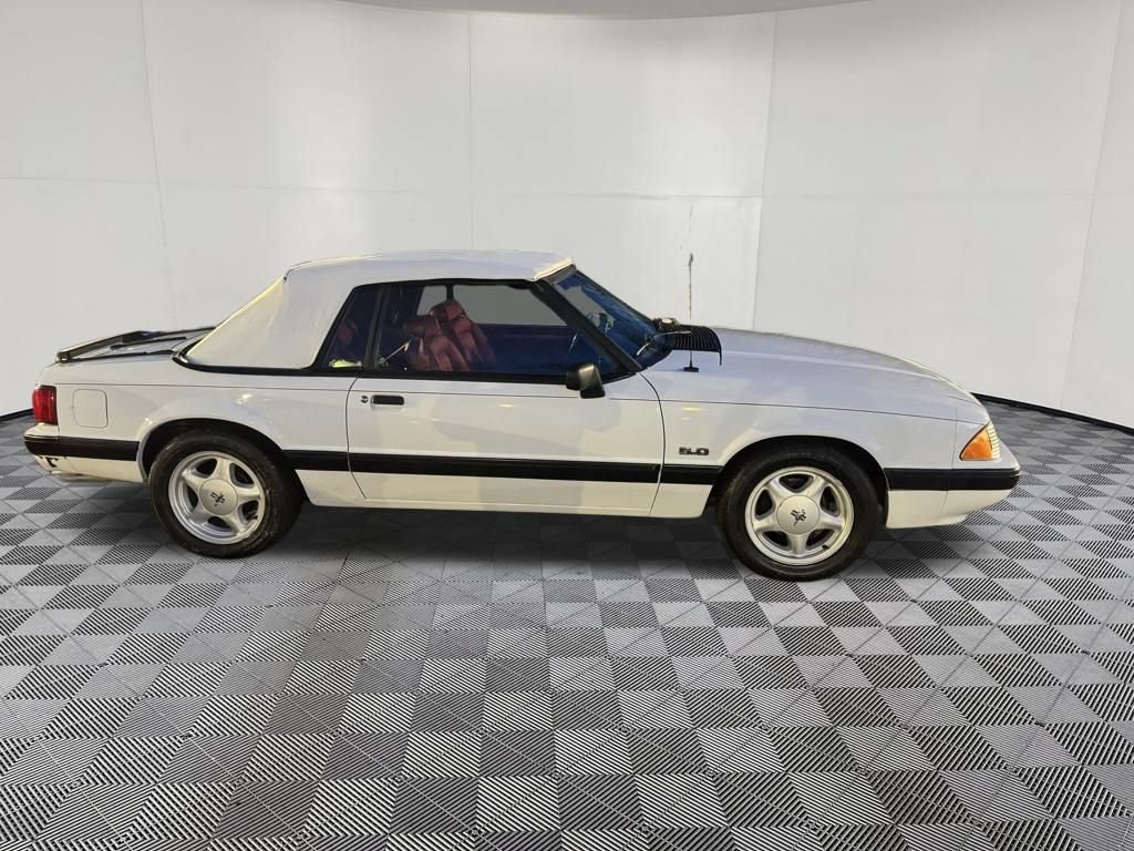 Used 1990 Ford Mustang LX RWD image 4