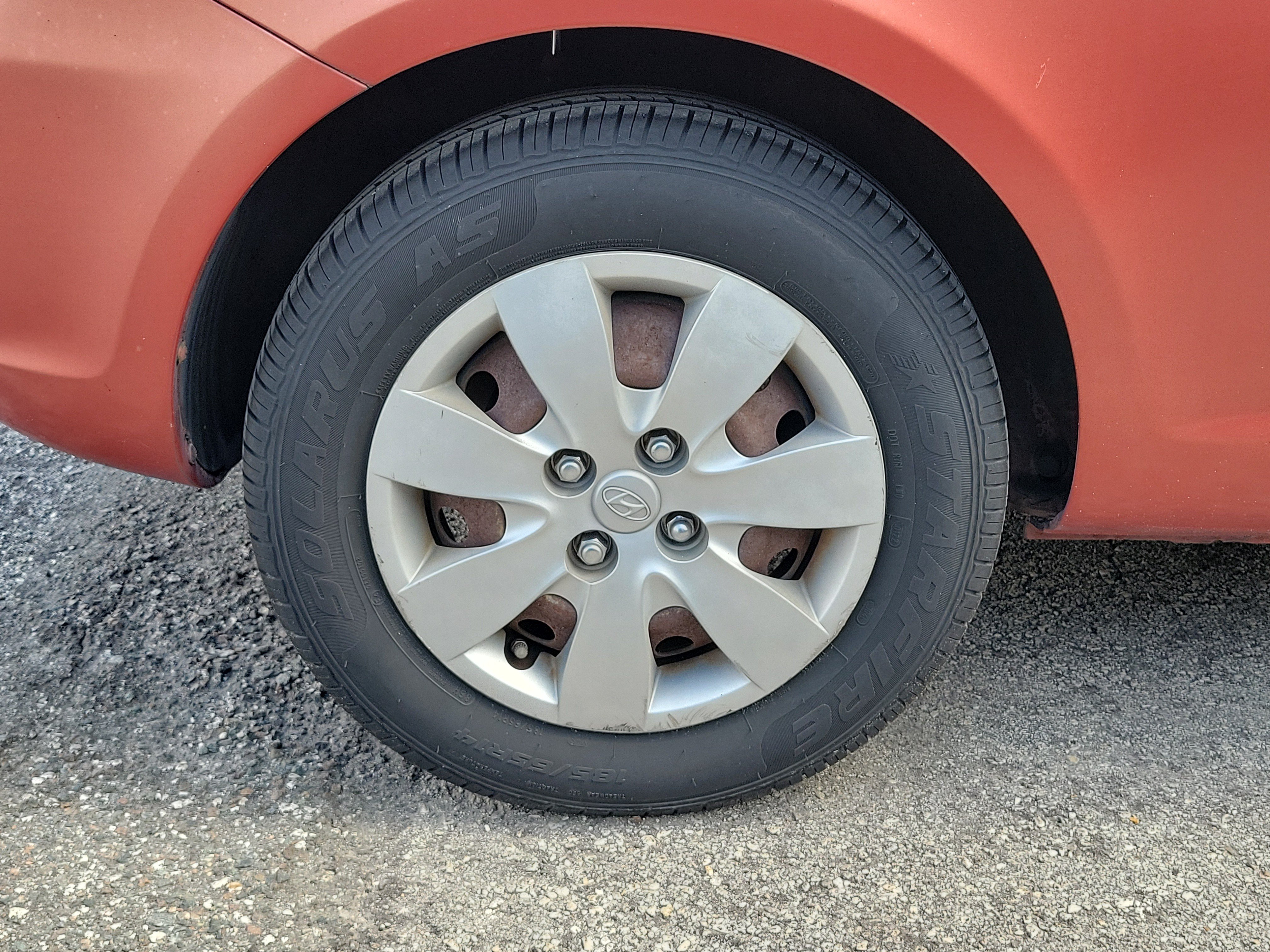 Used 2009 Hyundai Accent GS w/ Premium Pkg 3 FWD image 8