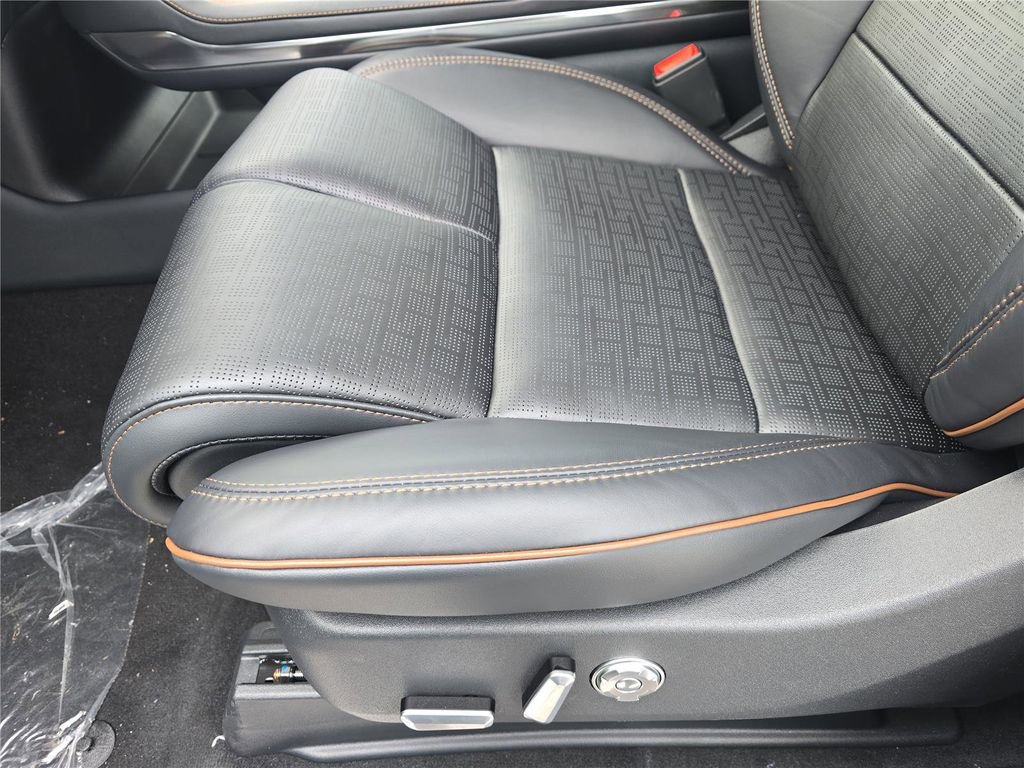 New 2025 Lincoln Navigator L Black Label image 19