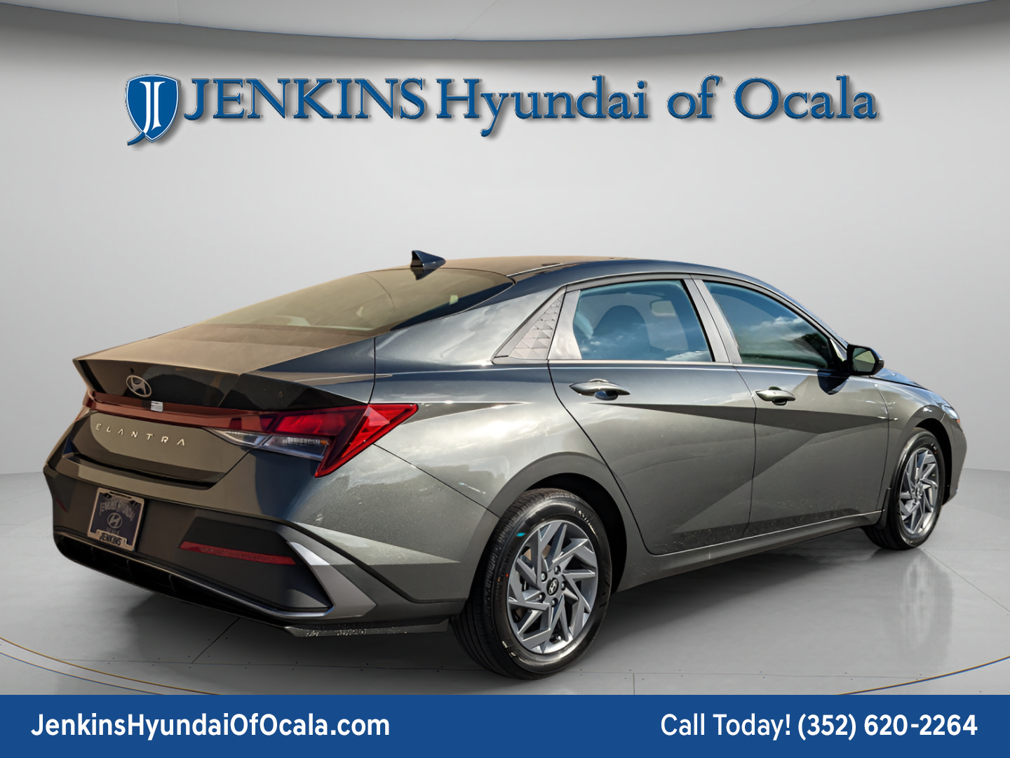 New 2025 Hyundai Elantra Sport FWD image 3