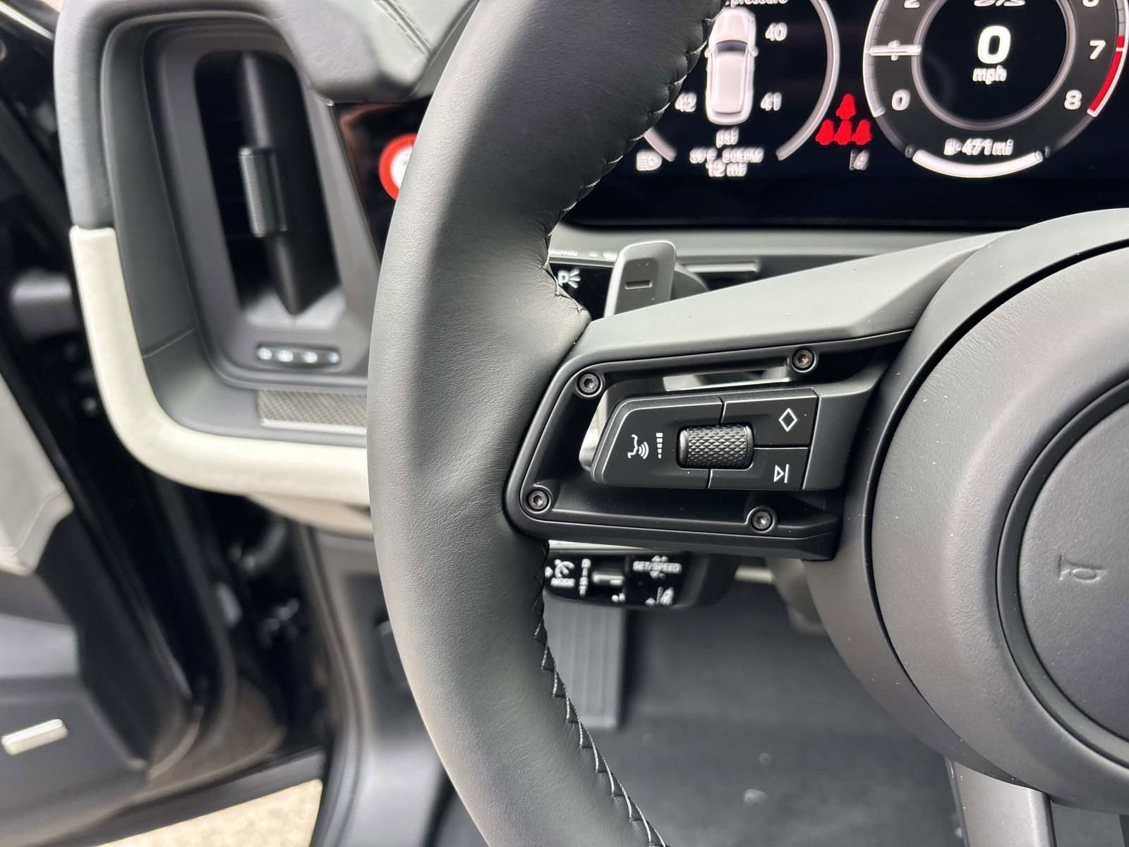 New 2026 Porsche Cayenne GTS AWD/4WD image 28