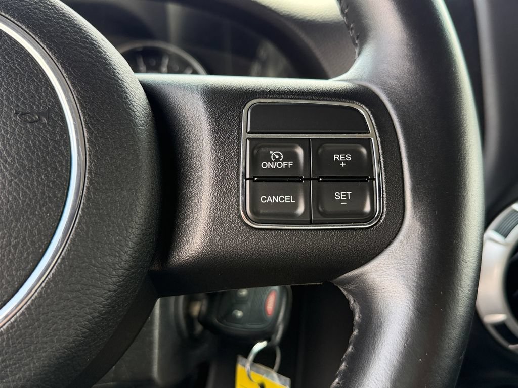 Used 2014 Jeep Wrangler Unlimited Rubicon w/ Connectivity Group AWD/4WD image 20