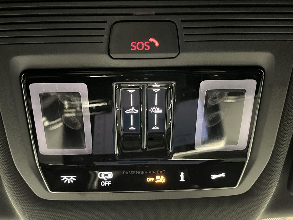 Certified 2025 Volkswagen Atlas Cross Sport SE w/ Panoramic Sunroof Package image 25