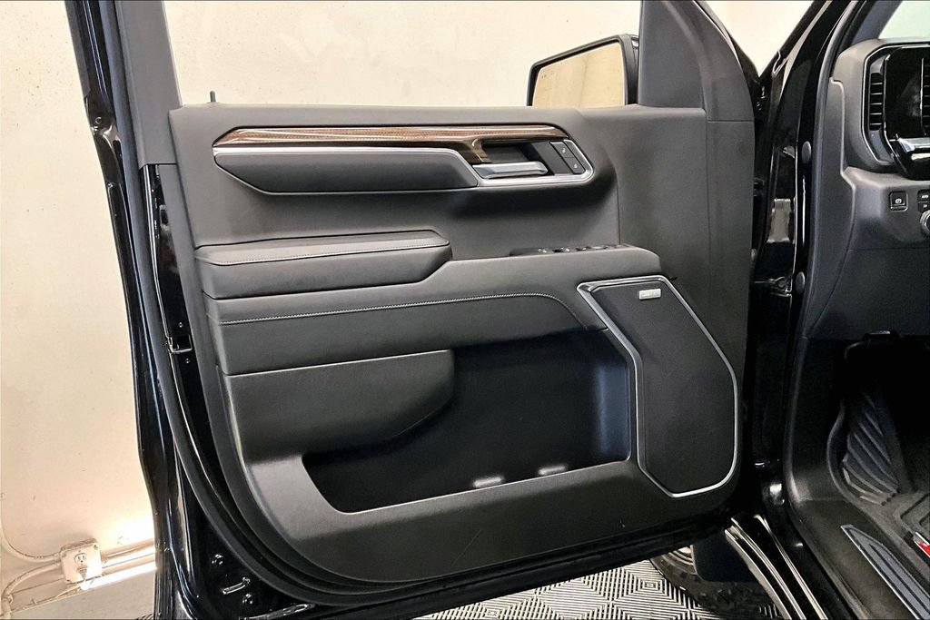 Used 2022 Chevrolet Silverado 1500 LT Trail Boss w/ LT Trail Boss Premium Package AWD/4WD image 24