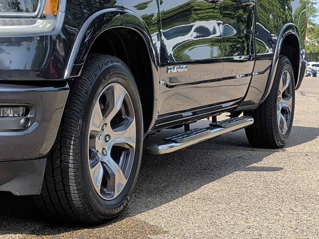 Used 2019 RAM 1500 Laramie w/ Sport Appearance Package AWD/4WD image 43