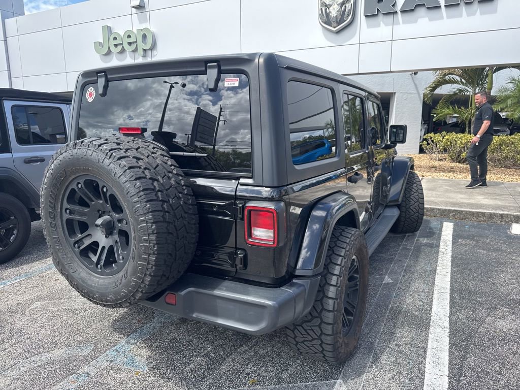 Used 2018 Jeep Wrangler Unlimited Sahara image 7