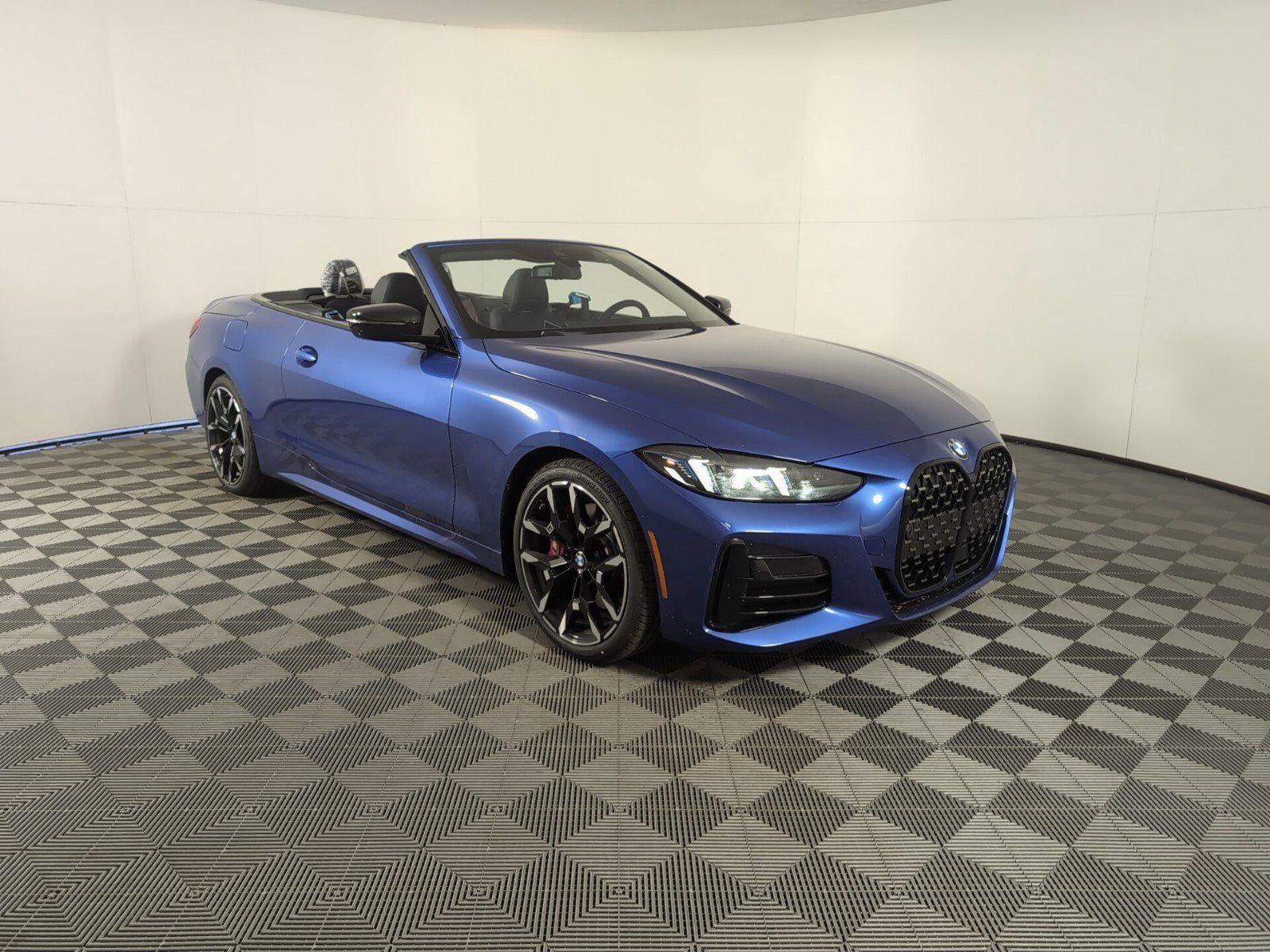Used 2025 BMW 430i Convertible w/ M Sport Package image 6