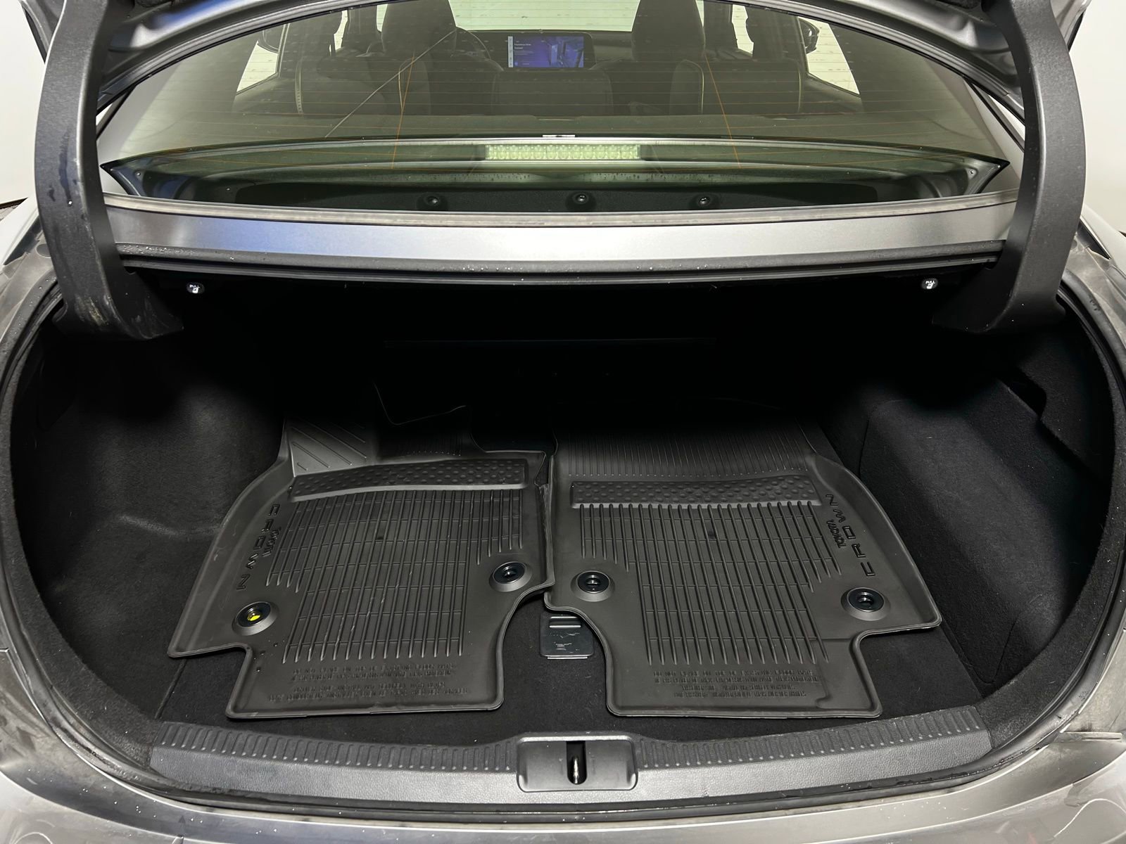 Certified 2025 Toyota Crown XLE image 26