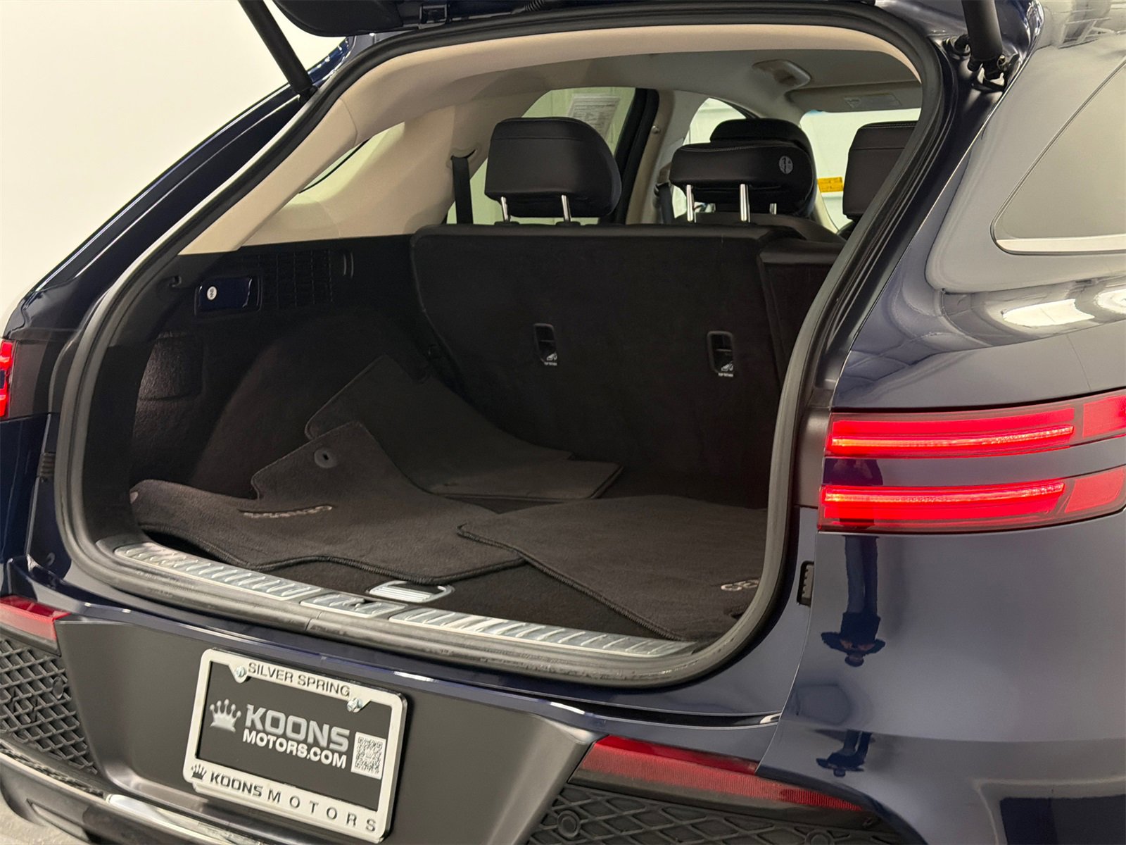 Used 2025 Genesis GV70 2.5T image 8