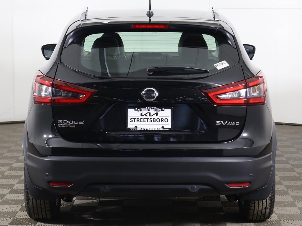 Used 2022 Nissan Rogue Sport SV w/ Technology Package image 12