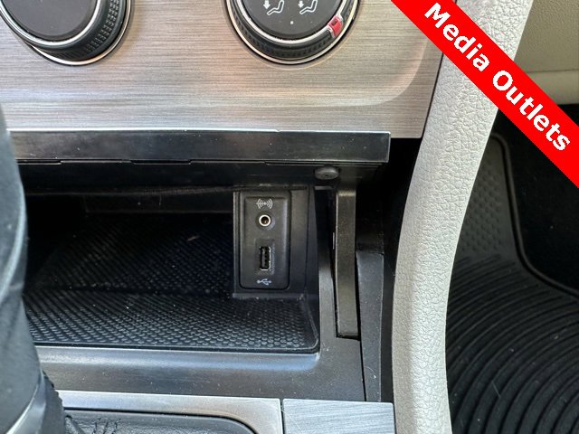 Used 2016 Volkswagen Golf S image 33