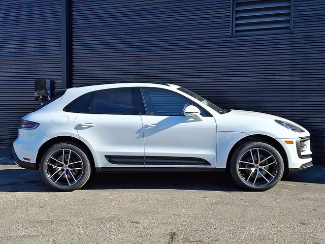 Certified 2026 Porsche Macan AWD/4WD image 8