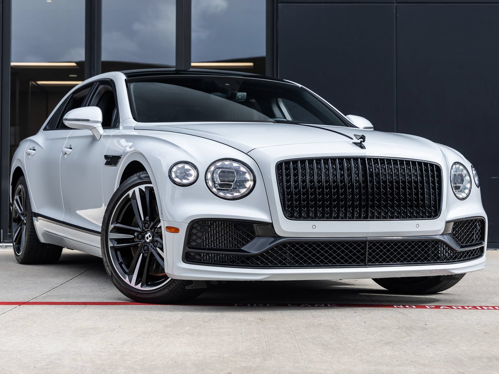 Used 2021 Bentley Flying Spur W12 AWD/4WD image 2