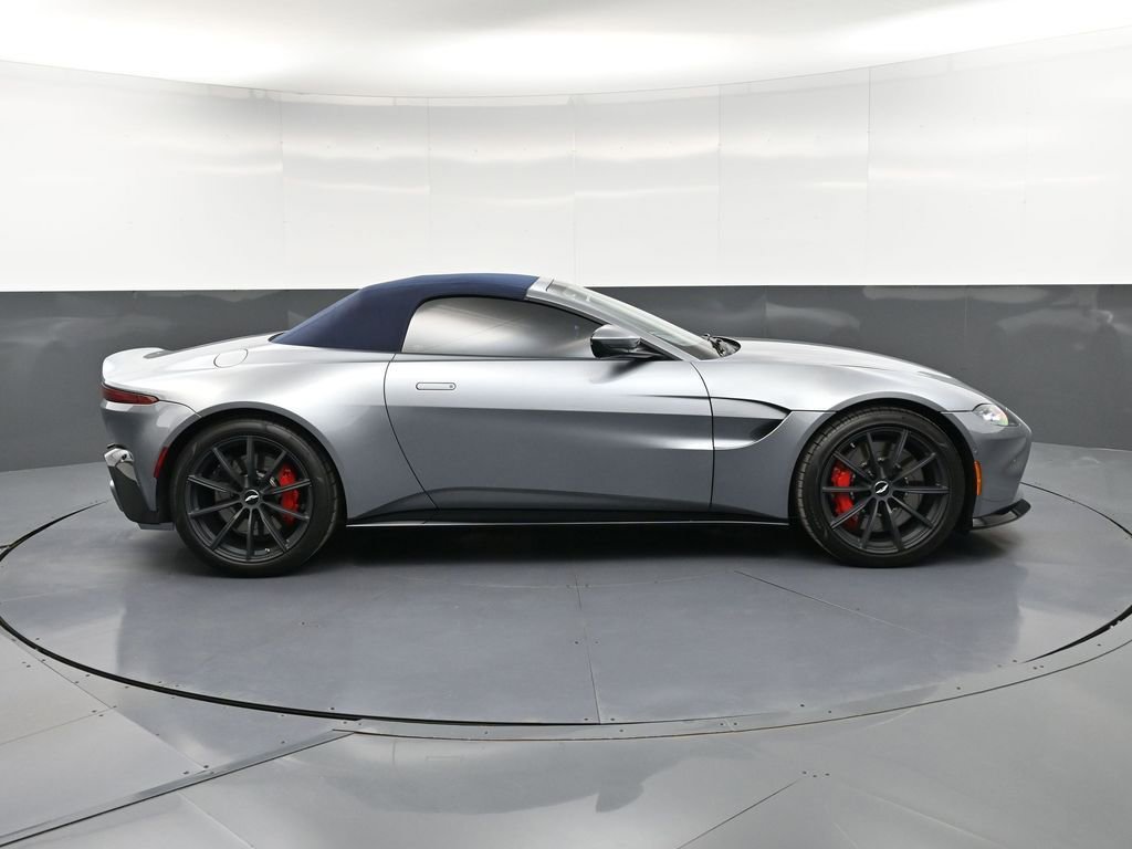 Used 2021 Aston Martin V8 Vantage Roadster RWD image 9