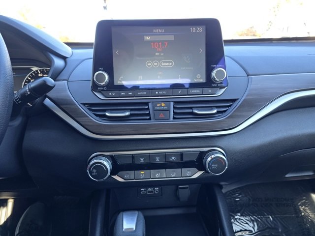 Used 2024 Nissan Altima 2.5 SV image 34