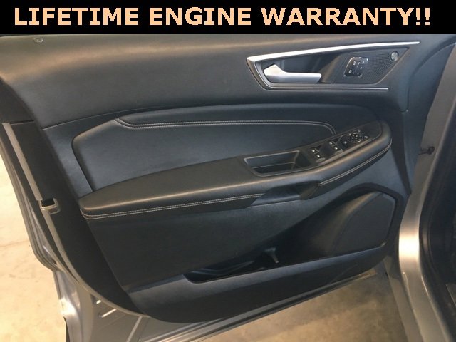 Used 2022 Ford Edge Titanium image 12