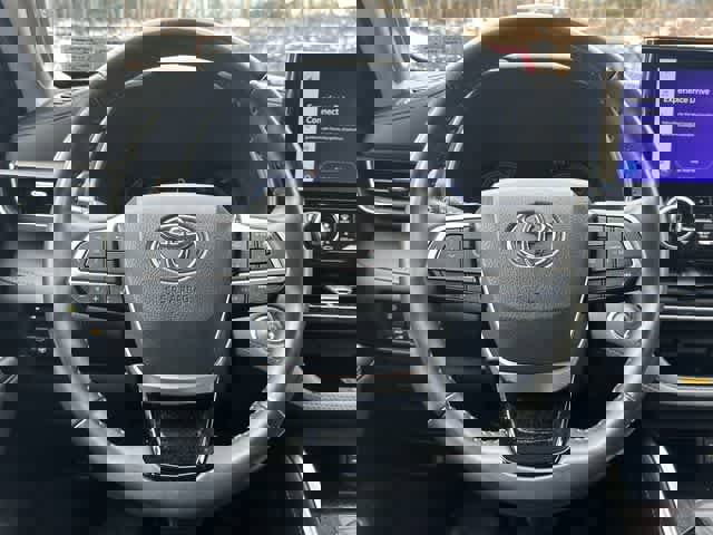 Used 2023 Toyota Highlander Limited image 8