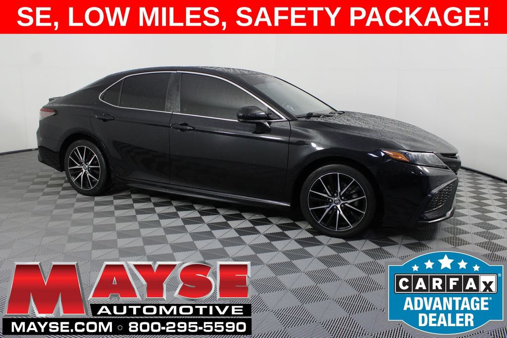 Used 2021 Toyota Camry SE FWD image 1