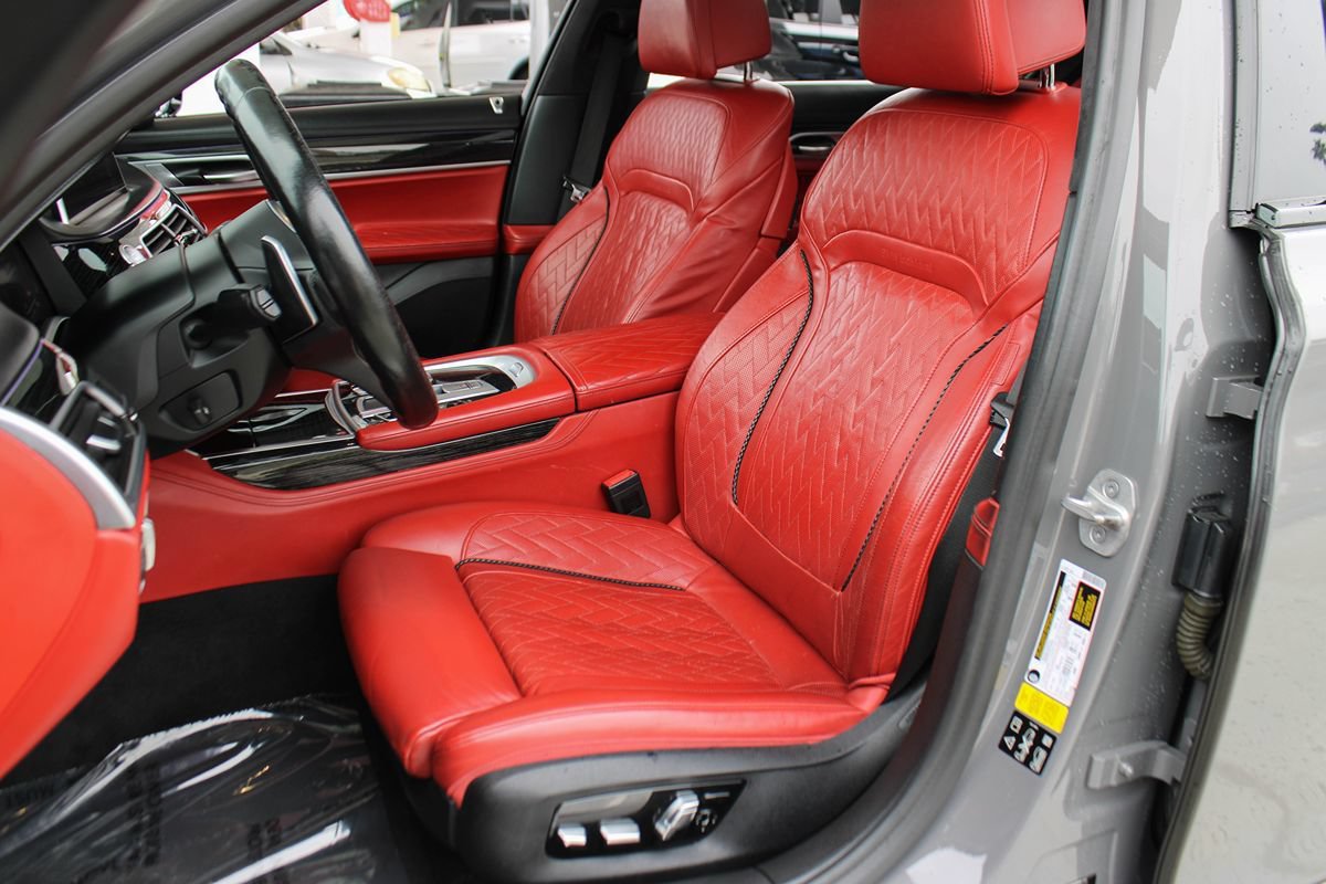 Used 2021 BMW 750i xDrive w/ M Sport Package AWD/4WD image 16