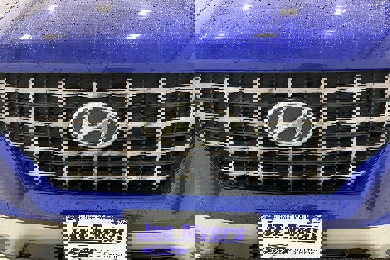 Used 2025 Hyundai Venue Limited image 27