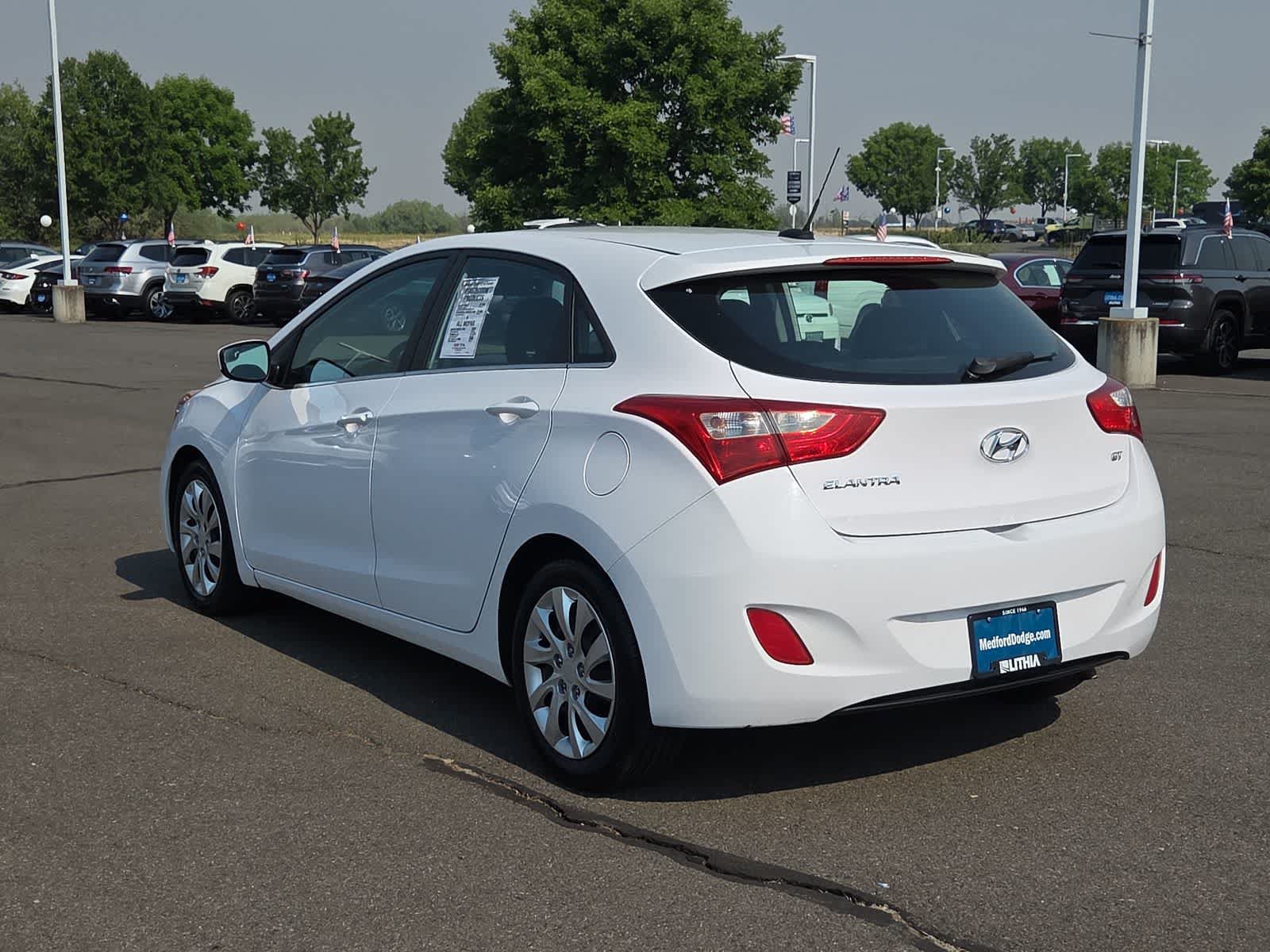 Used 2016 Hyundai Elantra GT FWD image 12