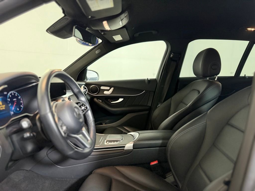 Used 2022 Mercedes-Benz GLC 300 4MATIC image 17
