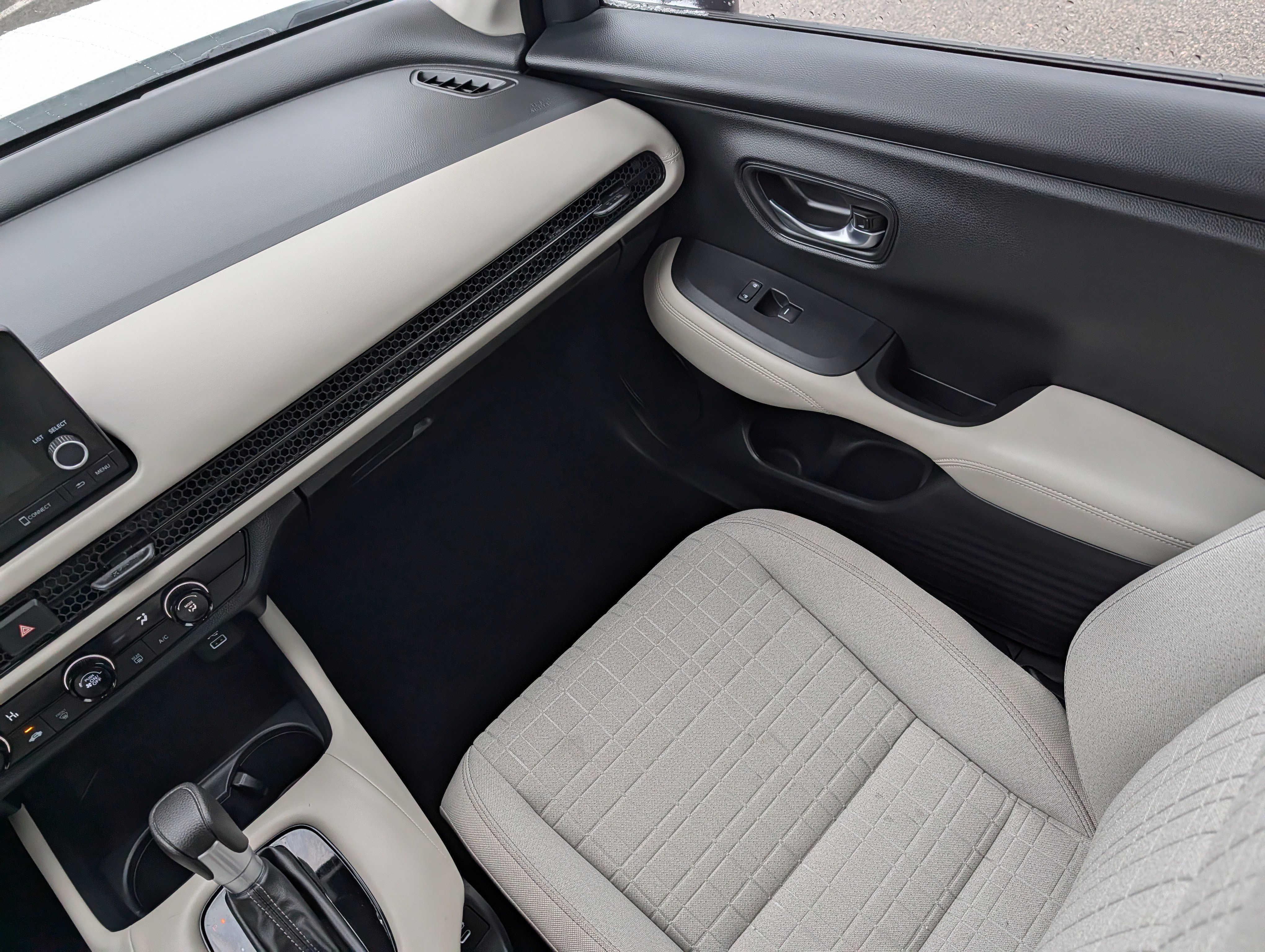 Used 2024 Honda HR-V LX image 11