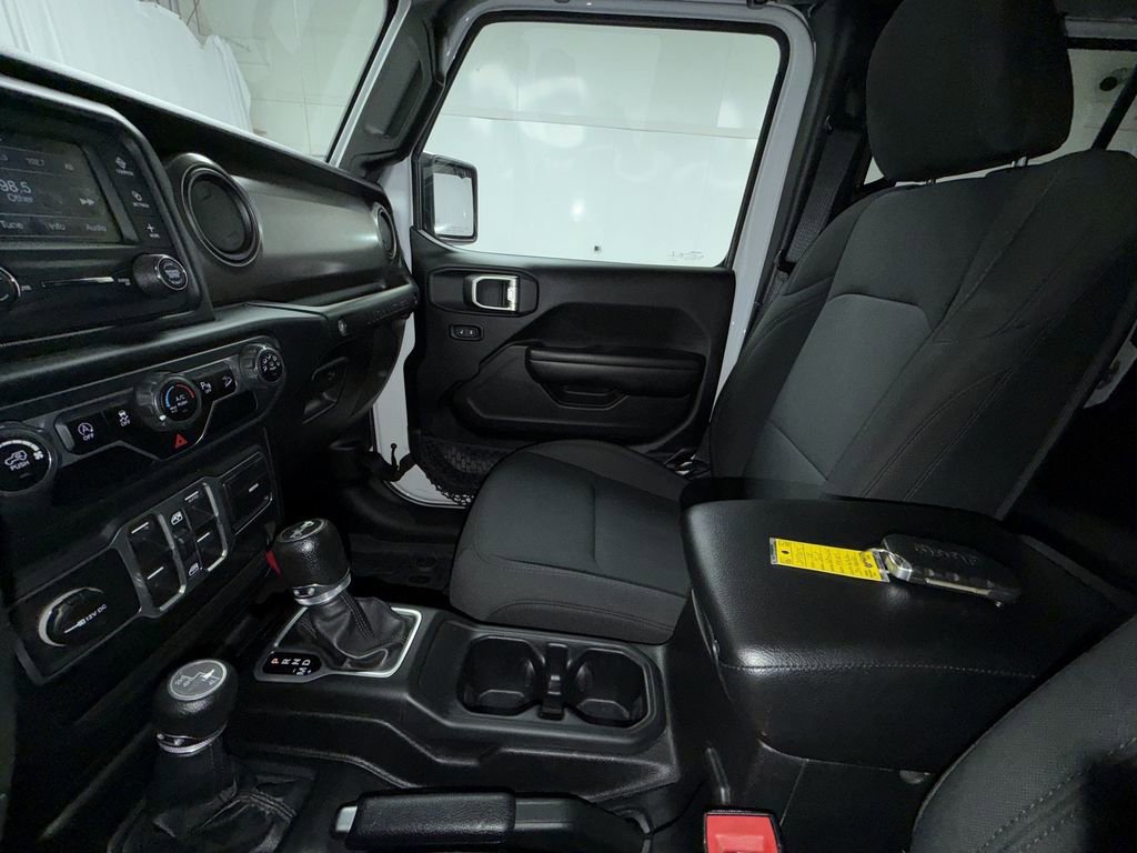 Used 2018 Jeep Wrangler Unlimited Sport S AWD/4WD image 19