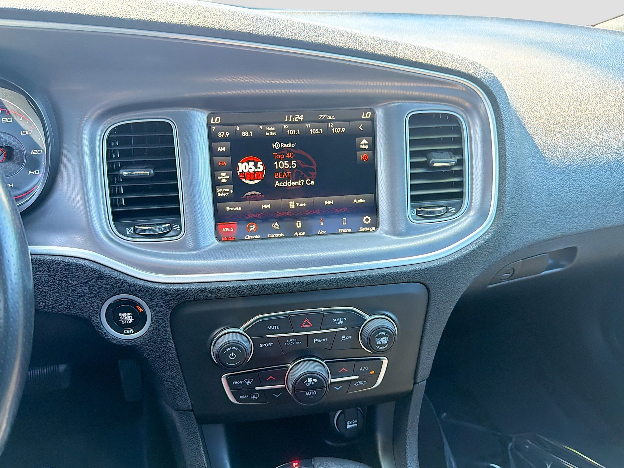 Used 2022 Dodge Charger SXT w/ Driver Convenience Group image 27