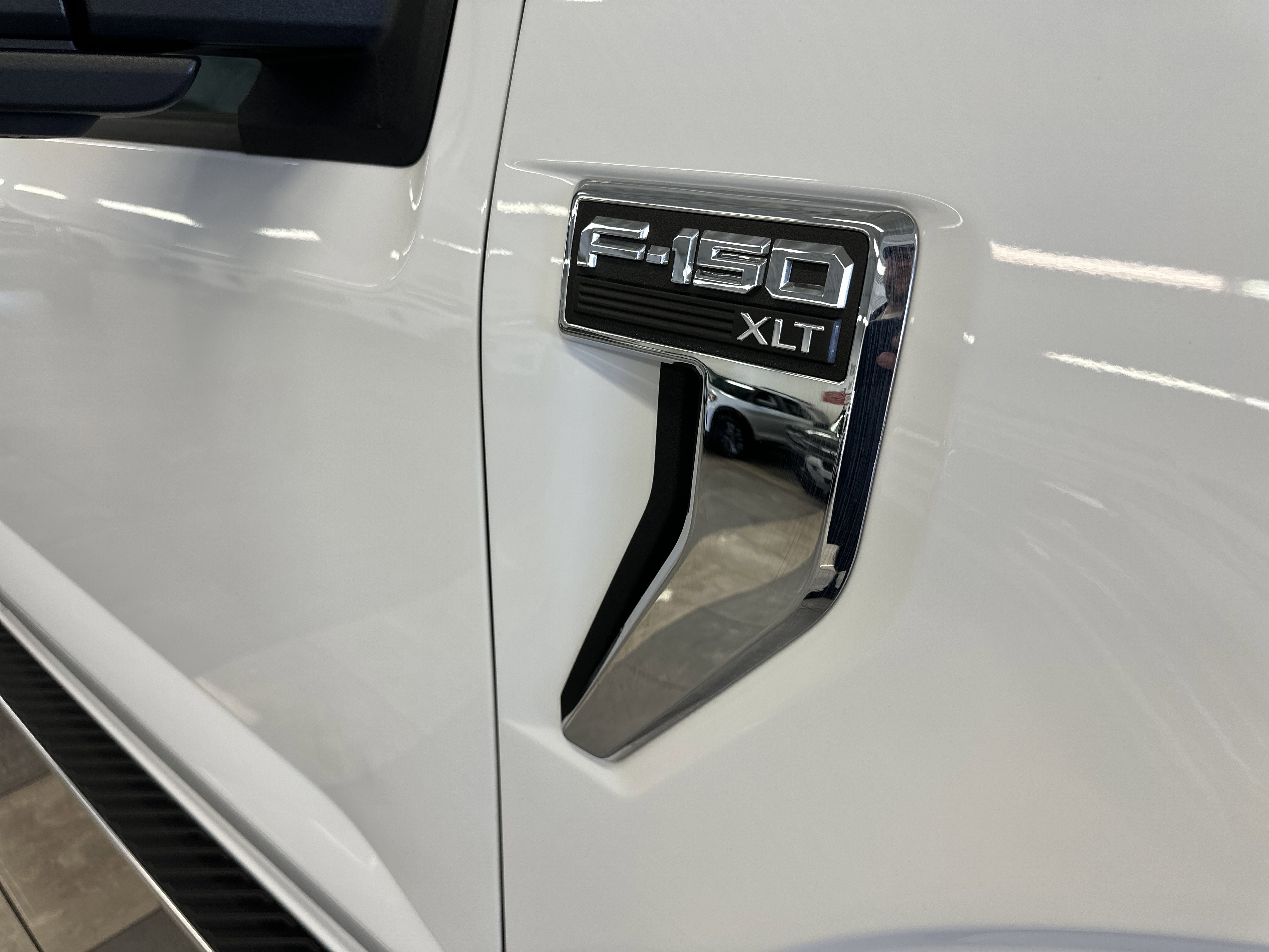 Certified 2022 Ford F150 XLT w/ Equipment Group 302A High image 10