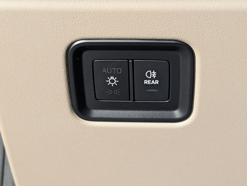 New 2026 Porsche Macan 4 Electric image 34