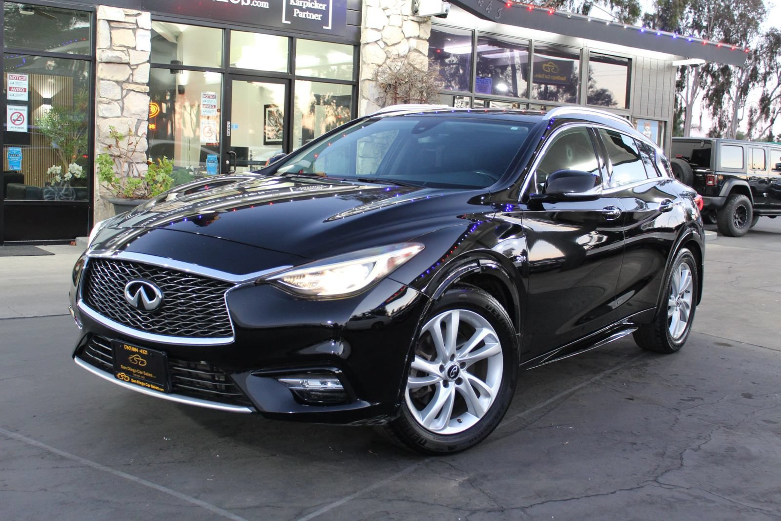 Used 2017 INFINITI QX30 Premium