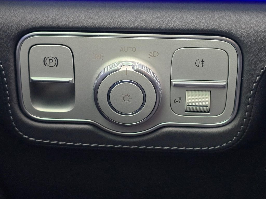 New 2026 Mercedes-Benz GLS 63 AMG 4MATIC image 42