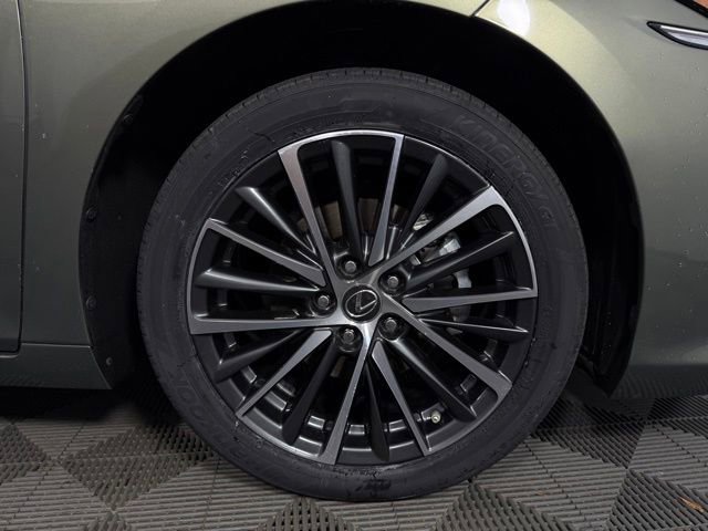 Used 2024 Lexus ES 350 w/ Premium Package image 11