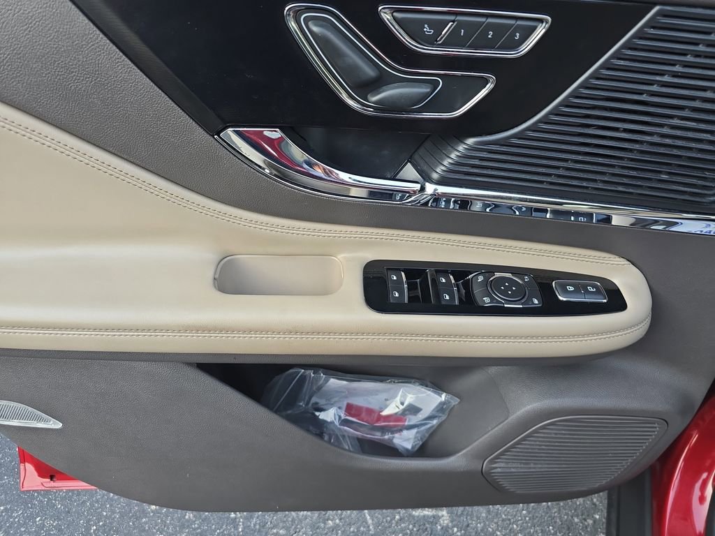 Used 2021 Lincoln Corsair FWD image 20