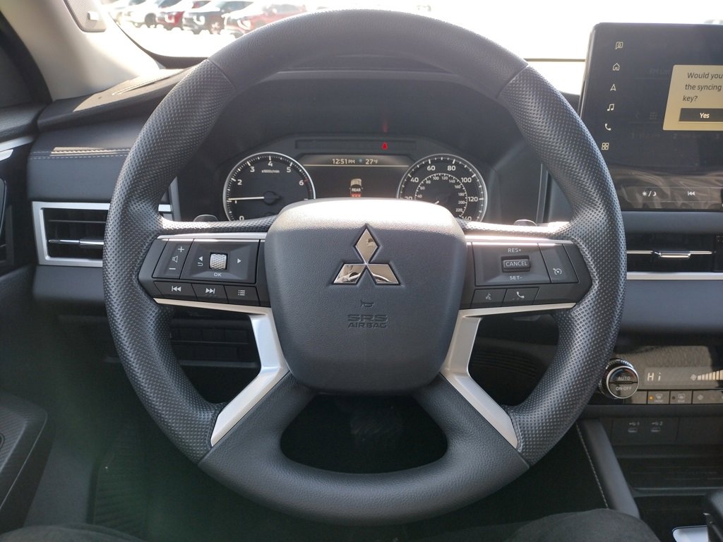 New 2026 Mitsubishi Outlander ES image 6