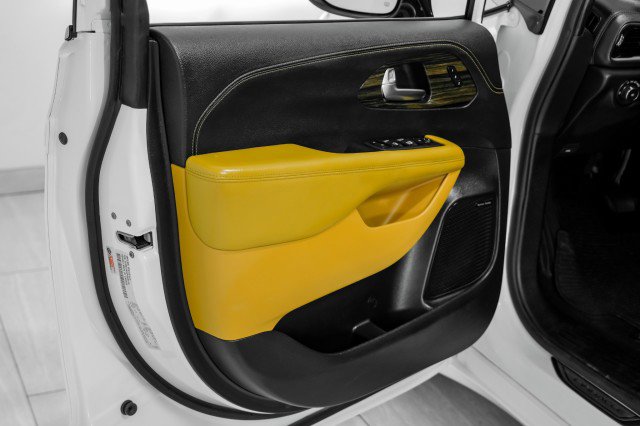 Used 2023 Chrysler Pacifica Pinnacle image 36